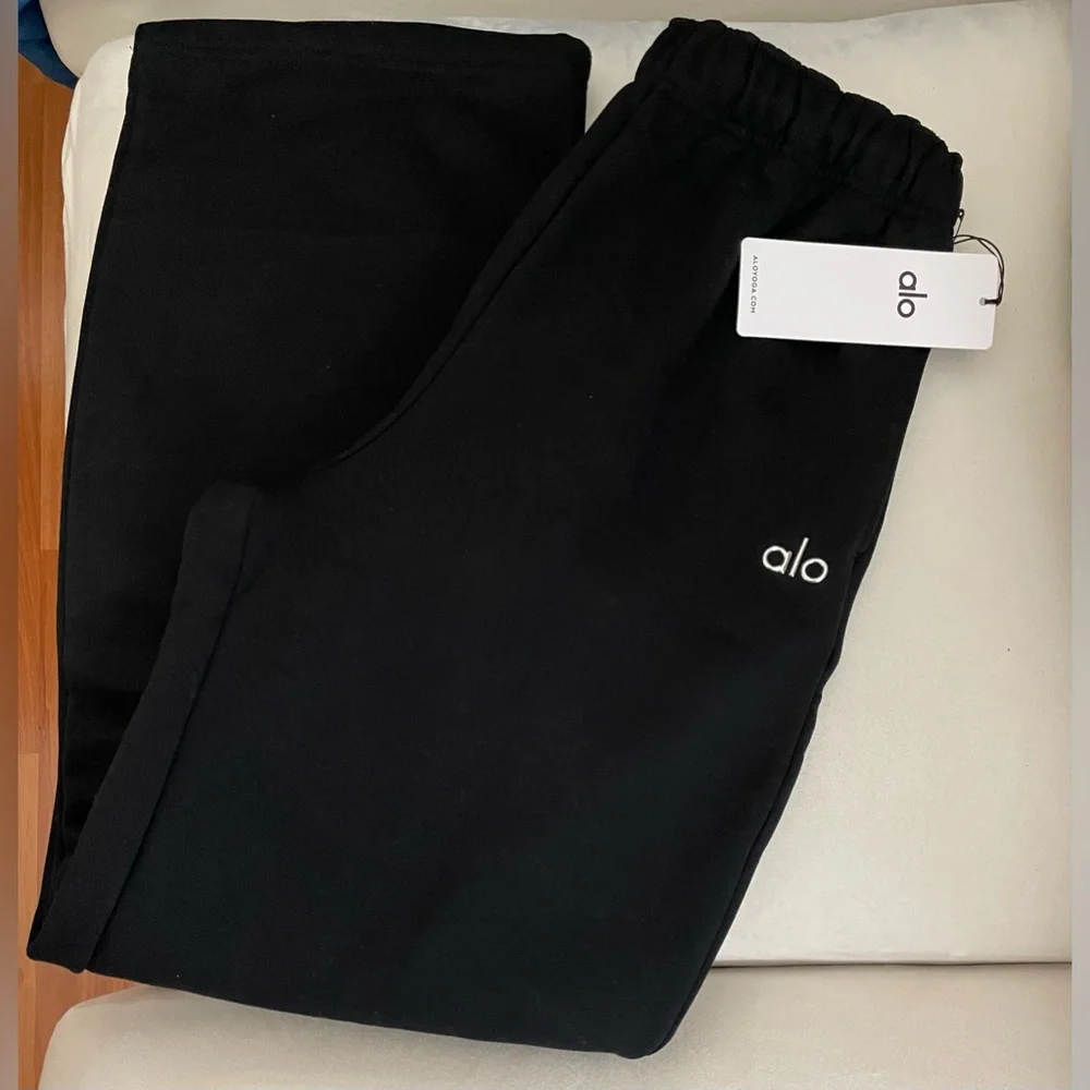 ALO Yoga NWT Accolade Straight Leg Sweatpants Black Size L Oversized